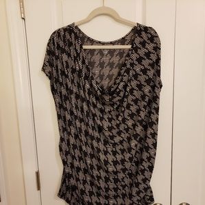 Lane Bryant size 26/28, drape neck. Great fit!